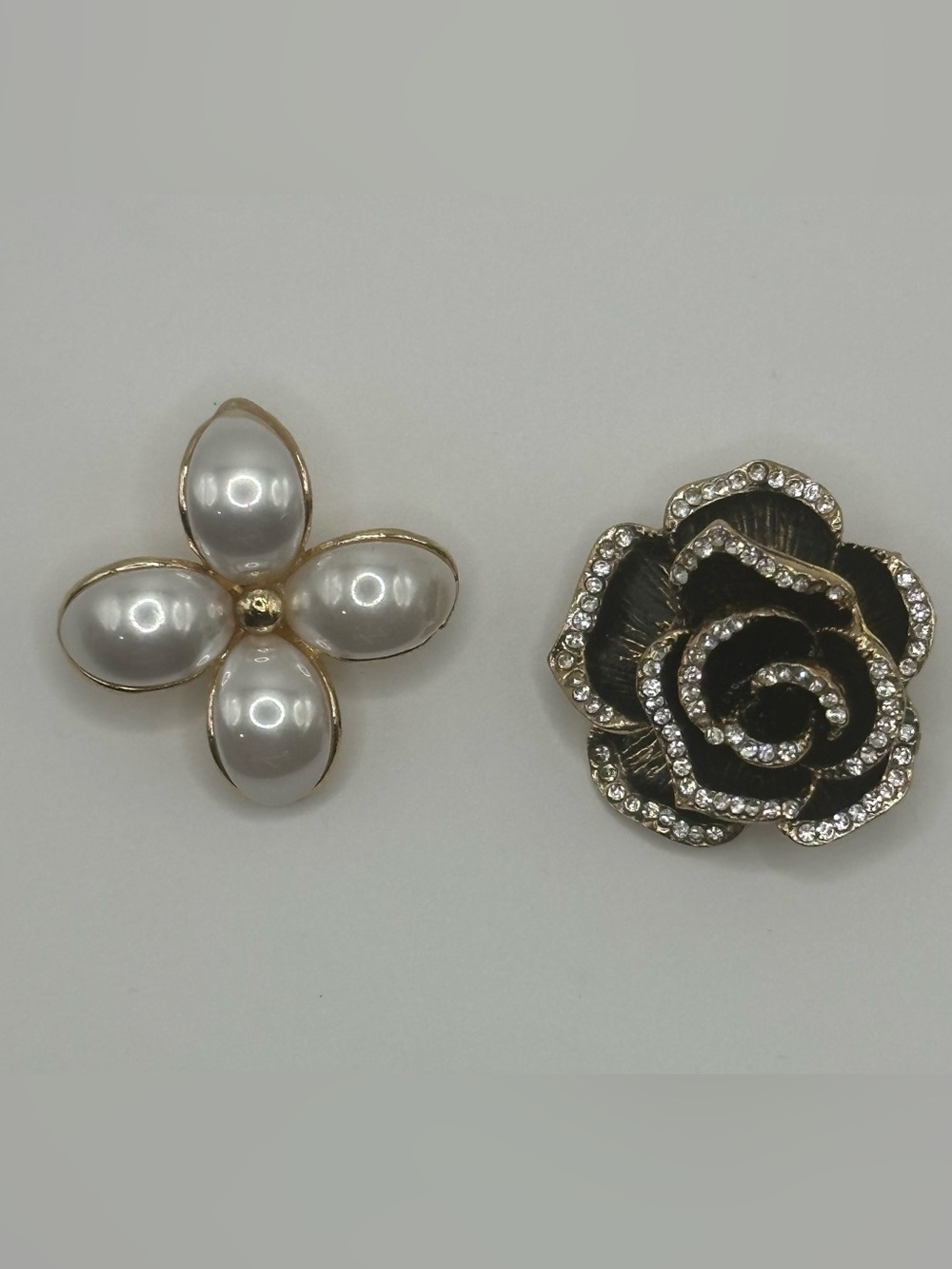 Elegant Pearl Flower and Rhinestone Rose Brooch Set - White and Black